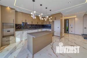 Коттедж 300м², 3-этажный, участок 7 сот.  