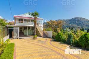 Дом 231м², 2-этажный, участок 8 сот.  