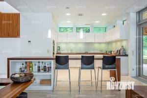 Дом 700м², 3-этажный, участок 110 сот.  