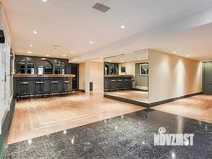 Дом 310м², 2-этажный, участок 9 сот.  