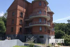 Коттедж 3000м², 3-этажный, участок 24 сот.  