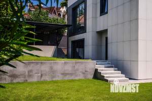 Коттедж 288м², 3-этажный, участок 8 сот.  