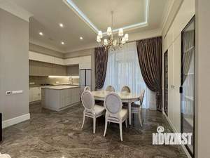 Дом 350м², 2-этажный, участок 10 сот.  
