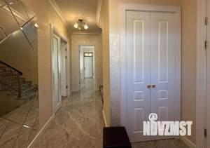 Дом 340м², 3-этажный, участок 7 сот.  