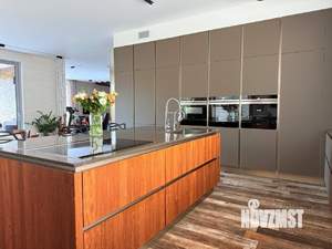 Дом 170м², 2-этажный, участок 9 сот.  