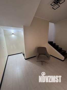 Дом 250м², 3-этажный, участок 7 сот.  