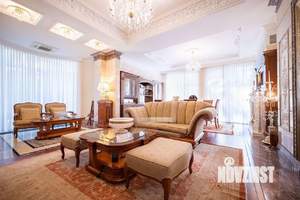 Дом 360м², 3-этажный, участок 14 сот.  