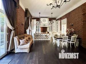 Дом 240м², 2-этажный, участок 7 сот.  
