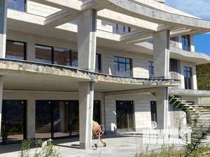 Дом 1500м², 3-этажный, участок 45 сот.  