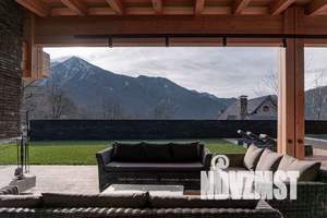 Дом 360м², 3-этажный, участок 10 сот.  