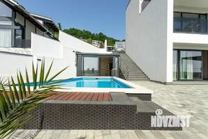 Дом 330м², 3-этажный, участок 10 сот.  