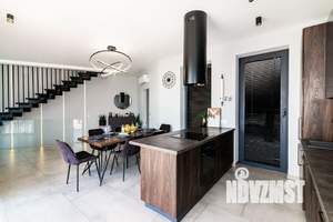 Коттедж 250м², 3-этажный, участок 12 сот.  