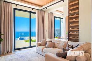 Дом 200м², 2-этажный, участок 6 сот.  