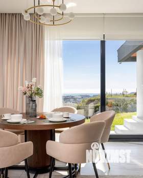 Дом 300м², 2-этажный, участок 10 сот.  