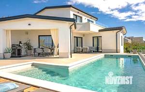 Дом 250м², 2-этажный, участок 5 сот.  