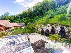 Коттедж 475м², 3-этажный, участок 10 сот.  