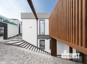 Дом 277м², 2-этажный, участок 11 сот.  