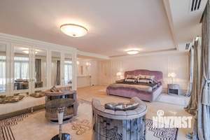 Дом 1040м², 2-этажный, участок 80 сот.  