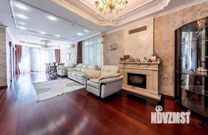 Дом 350м², 2-этажный, участок 10 сот.  