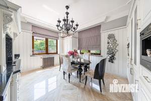 Дом 550м², 4-этажный, участок 9 сот.  