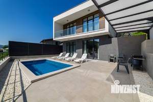 Дом 160м², 2-этажный, участок 6 сот.  