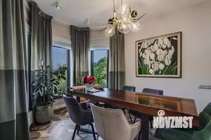 Коттедж 240м², 3-этажный, участок 10 сот.  