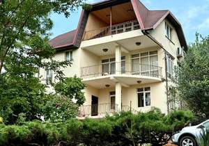 Дом 300м², 4-этажный, участок 12 сот.  