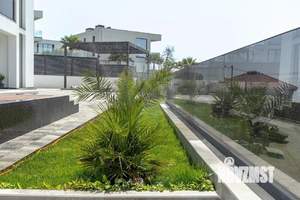 Дом 330м², 3-этажный, участок 10 сот.  