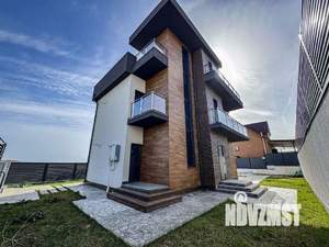 Дом 220м², 3-этажный, участок 4 сот.  