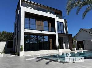 Дом 286м², 3-этажный, участок 6 сот.  