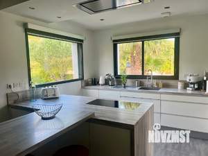 Коттедж 270м², 2-этажный, участок 9 сот.  
