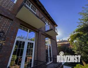 Коттедж 240м², 2-этажный, участок 8 сот.  