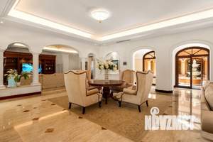 Дом 1250м², 2-этажный, участок 20 сот.  