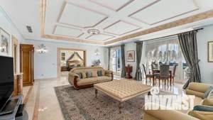 Дом 1400м², 2-этажный, участок 35 сот.  