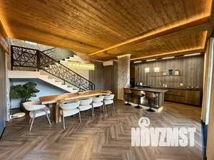 Дом 550м², 3-этажный, участок 15 сот.  