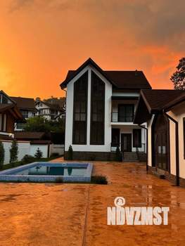 Дом 280м&sup2;, 3-этажный, участок 7 сот.  