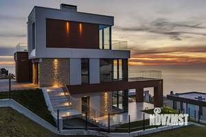 Коттедж 448м², 3-этажный, участок 8 сот.  