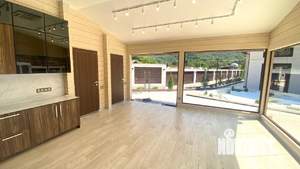 Дом 250м&sup2;, 2-этажный, участок 9 сот.  