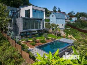 Дом 426м², 3-этажный, участок 20 сот.  