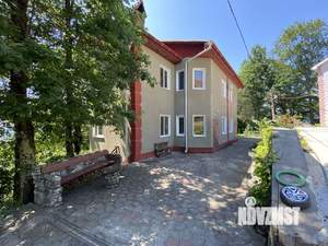 Дом 284м², 3-этажный, участок 15 сот.  