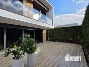 Дом 300м&sup2;, 2-этажный, участок 10 сот.  