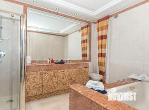 Дом 360м², 2-этажный, участок 10 сот.  