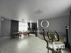 Дом 270м², 2-этажный, участок 5 сот.  