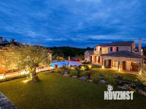 Коттедж 390м², 2-этажный, участок 10 сот.  