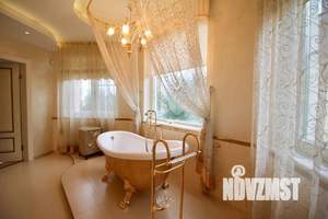 Дом 300м², 2-этажный, участок 10 сот.  