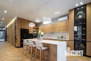 Дом 280м², 2-этажный, участок 7 сот.  