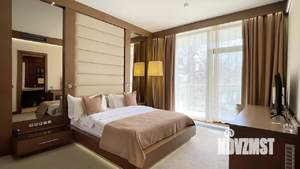 Дом 650м&sup2;, 3-этажный, участок 7 сот.  