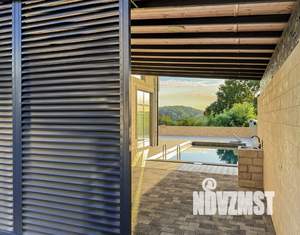 Коттедж 258м², 3-этажный, участок 5 сот.  