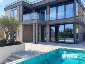 Дом 230м&sup2;, 2-этажный, участок 7 сот.  