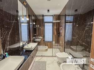 Дом 280м², 2-этажный, участок 5 сот.  